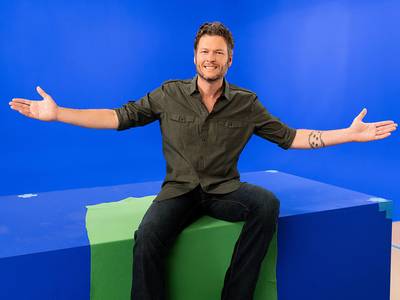 mgid:file:gsp:kids-assets:/nick/promos-thumbs/flipbooks/kids-choice-awards-2016/blake-shelton-sliming-host-announcement/kca-2016-blake-shelton-sliming-host-announcement-img1.jpg