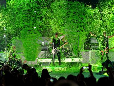 mgid:file:gsp:scenic:/international/kidschoiceawards.com/2015/images/galleries/5SOS-467961822.jpg