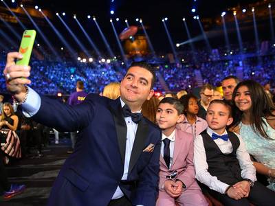 mgid:file:gsp:kids-assets:/nick/promos-thumbs/flipbooks/kids-choice-awards-2016/best-moments-flipbook/kca-2016-flipbook-show-photo-16-4x3.jpg