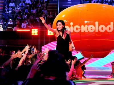 mgid:file:gsp:scenic:/international/kidschoiceawards.com/2015/images/galleries/AngelinaJolie-467958010.jpg