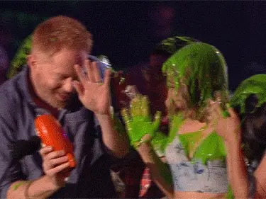 mgid:file:gsp:scenic:/international/kidschoiceawards.com/2015/images/galleries/modern-family2.gif