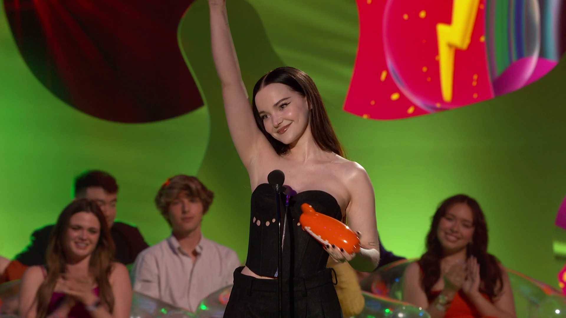 Dove Cameron wins an award