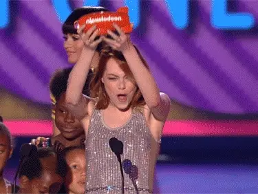 mgid:file:gsp:scenic:/international/kidschoiceawards.com/2015/images/galleries/emma-stone2.gif