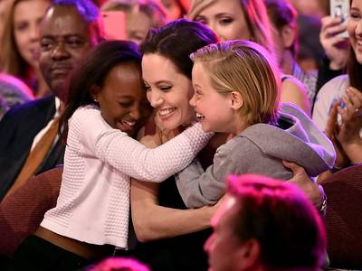 mgid:file:gsp:scenic:/international/kidschoiceawards.com/2015/images/galleries/AngelinaJolie-467961620.jpg