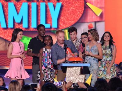 mgid:file:gsp:scenic:/international/kidschoiceawards.com/2015/images/galleries/ModernFamily-467977074.jpg