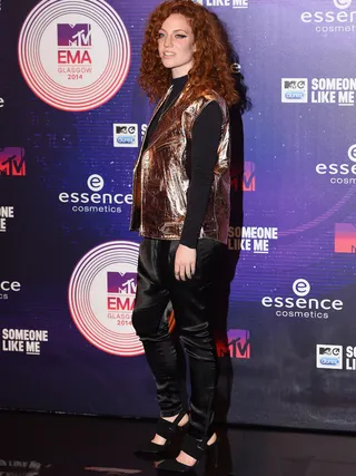 mgid:file:gsp:scenic:/international/mtvema/2014/images/galleries/2014-ema-red-carpet/JessGlynn-458694314.jpg