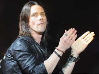 mgid:file:gsp:scenic:/international/mtvema/2014/images/galleries/2014-ema-performers/MylesKennedy-458713092.jpg