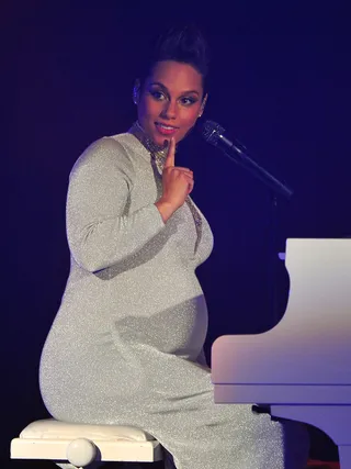 mgid:file:gsp:scenic:/international/mtvema/2014/images/galleries/2014-ema-performers/AliciaKeys--458713192.jpg