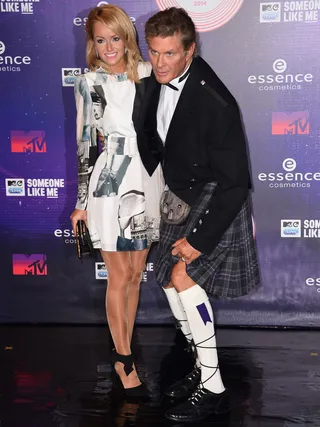 mgid:file:gsp:scenic:/international/mtvema/2014/images/galleries/2014-ema-red-carpet/Hayley-Roberts-David-Hasselhoff-458700492-3.jpg
