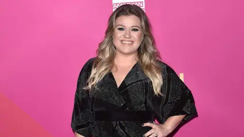 Singer Kelly Clarkson arrives at the Billboard Women In Music 2017 at The Ray Dolby Ballroom at Hollywood & Highland Center on November 30, 2017 in Hollywood, California