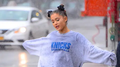 Ariana Grande steps out in New York City rain to get a Starbucks