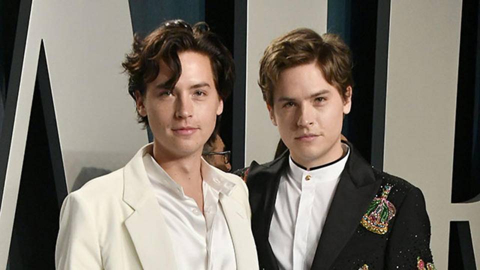 Dylan Sprouse Is Currently Roasting Cole Sprouse And KJ Apa On ...