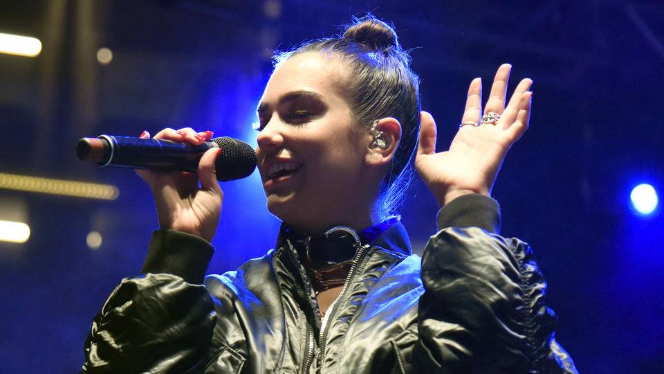 Dua Lipa Reveals All About Opening Up for Bruno Mars on Tour | News ...