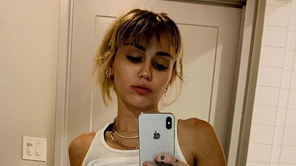 Miley Cyrus Freed The Nipple On Instagram And Her Fans Are Absolutely ...