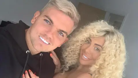 Sam Gowland and Chloe Ferry look like siblings in this picture.
