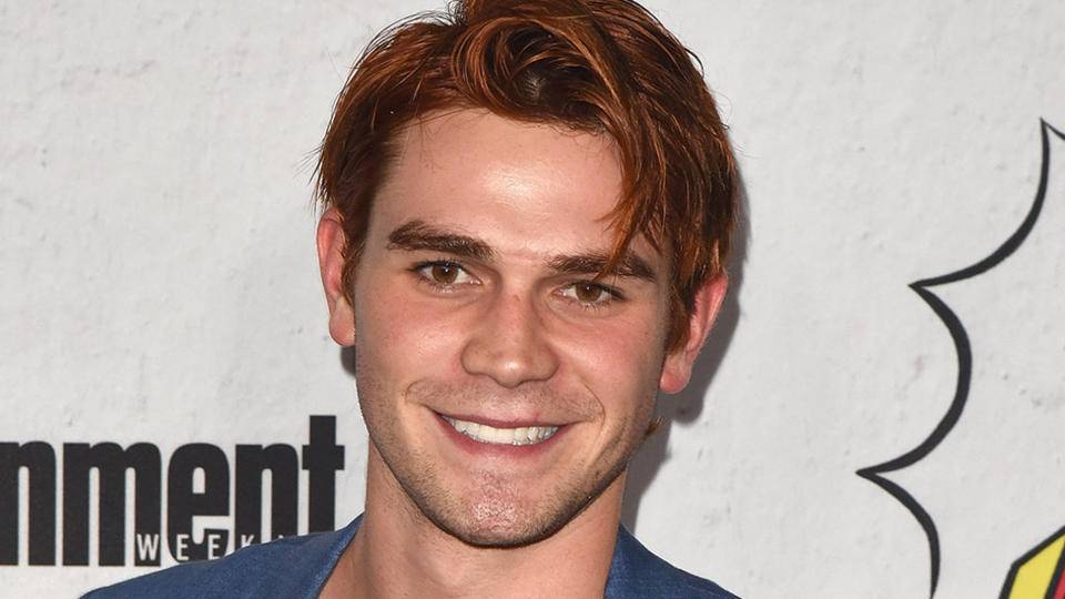 Riverdale's KJ Apa Has A Stunt Double And It's Basically His Twin ...
