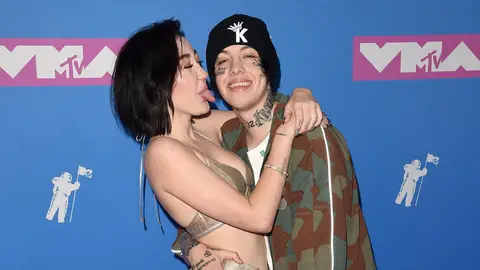 Noah Cyrus fires back at Lil Xan on Instagram following claims Columbia Records set up the relationship