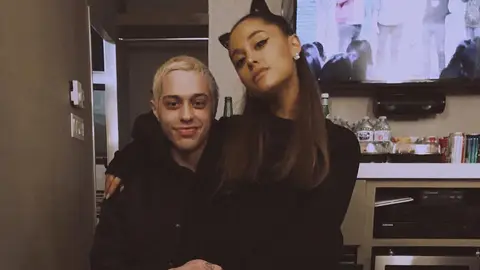 Ariana Grande and Pete Davidson move into their apartment in New York