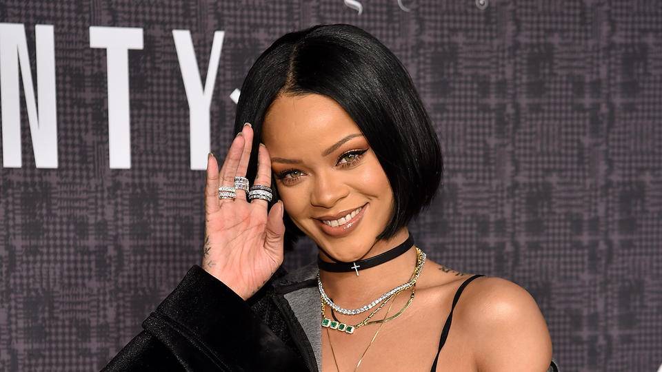 Rihanna's Makeup Line, Fenty Beauty, Makes Its Debut