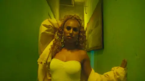 Raye in the 'Decline' music video