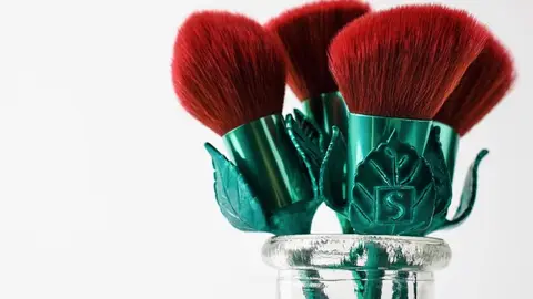 Beauty And The Beast inspired make up brushes are a thing and we love them 