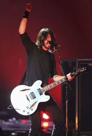 /content/music/ema/2007/images/flipbooks/highlights/foofighters2.jpg