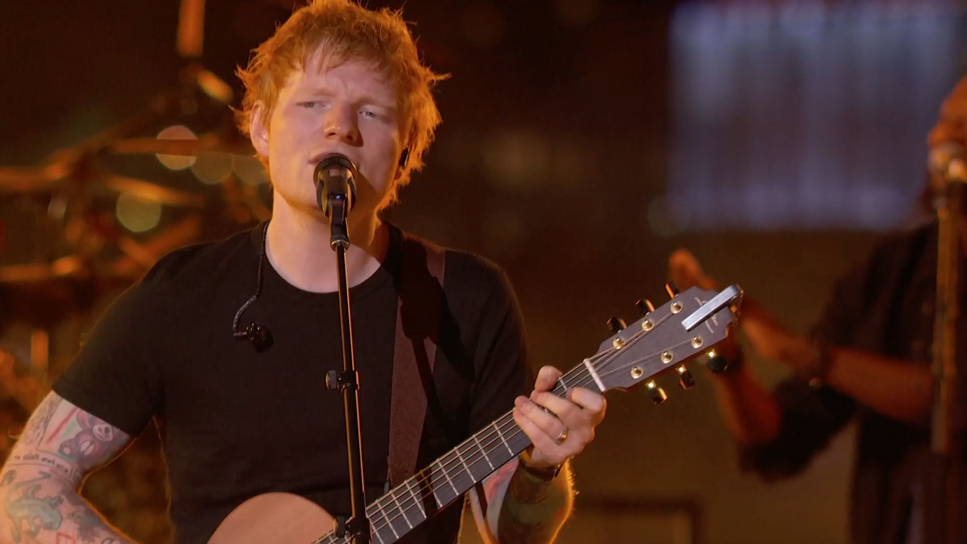 Ed Sheeran - "Shivers" - (Video Clip) | VMA