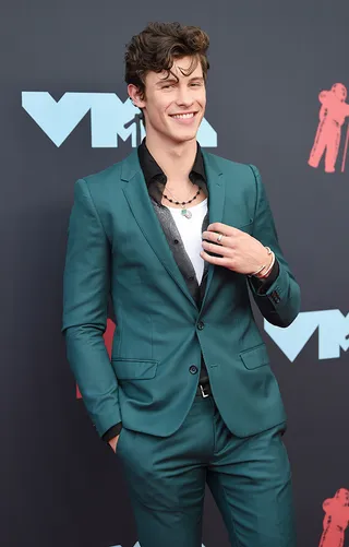 mgid:file:gsp:entertainment-assets:/mtv/events/vma/2019/images/vma19_flipbook_shawnmendes_600x940_082619.jpg