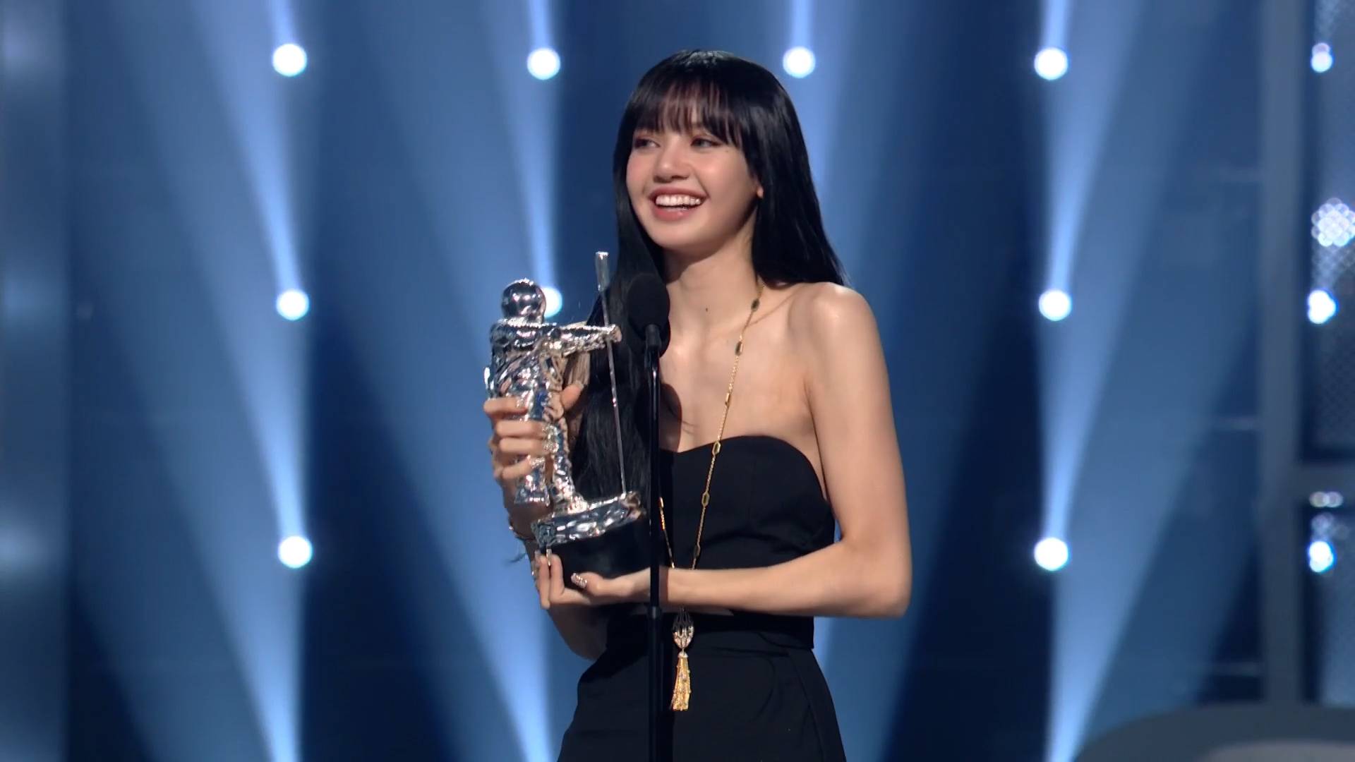 The award for Best K-Pop goes to Thai artist Lisa for her song "Lalisa" at the MTV VMAs 2022.