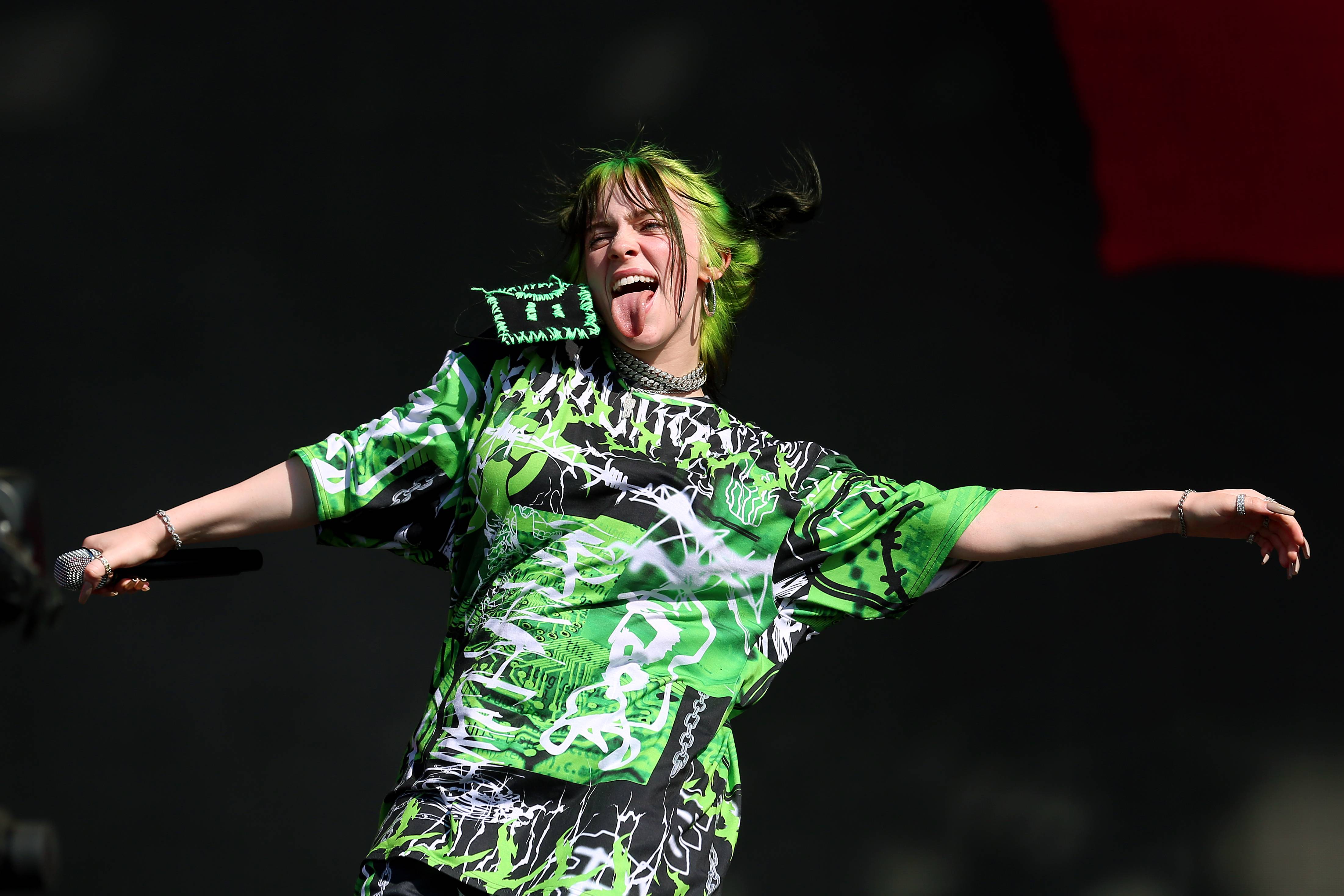 Billie Eilish Just Won Her First VMAs Ever — Find Out How She Reacted ...