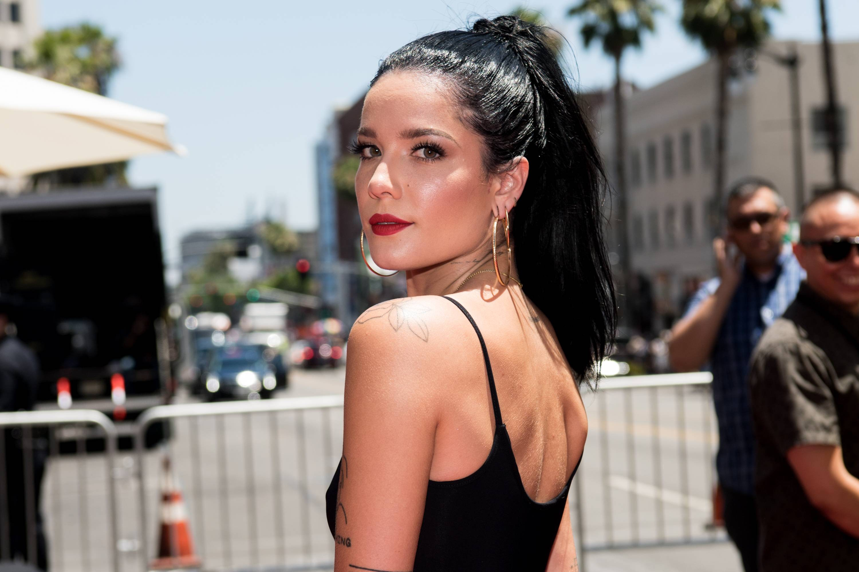 Halsey's Long Blue Hair Transformation - wide 6