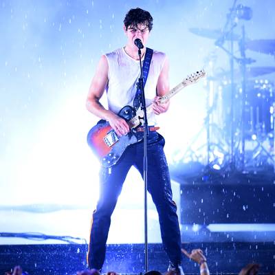 Shawn Mendes had us all singing in the rain during his drenching rendition of “In My Blood” at the 2018 VMAs.