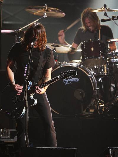 /content/music/ema/2009/photos/show-highlights/foo-fighters-92806434.jpg