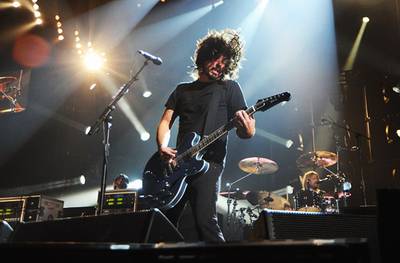 /content/music/ema/2009/photos/show-highlights/92806506-dave-grohl-foo-fighters.jpg
