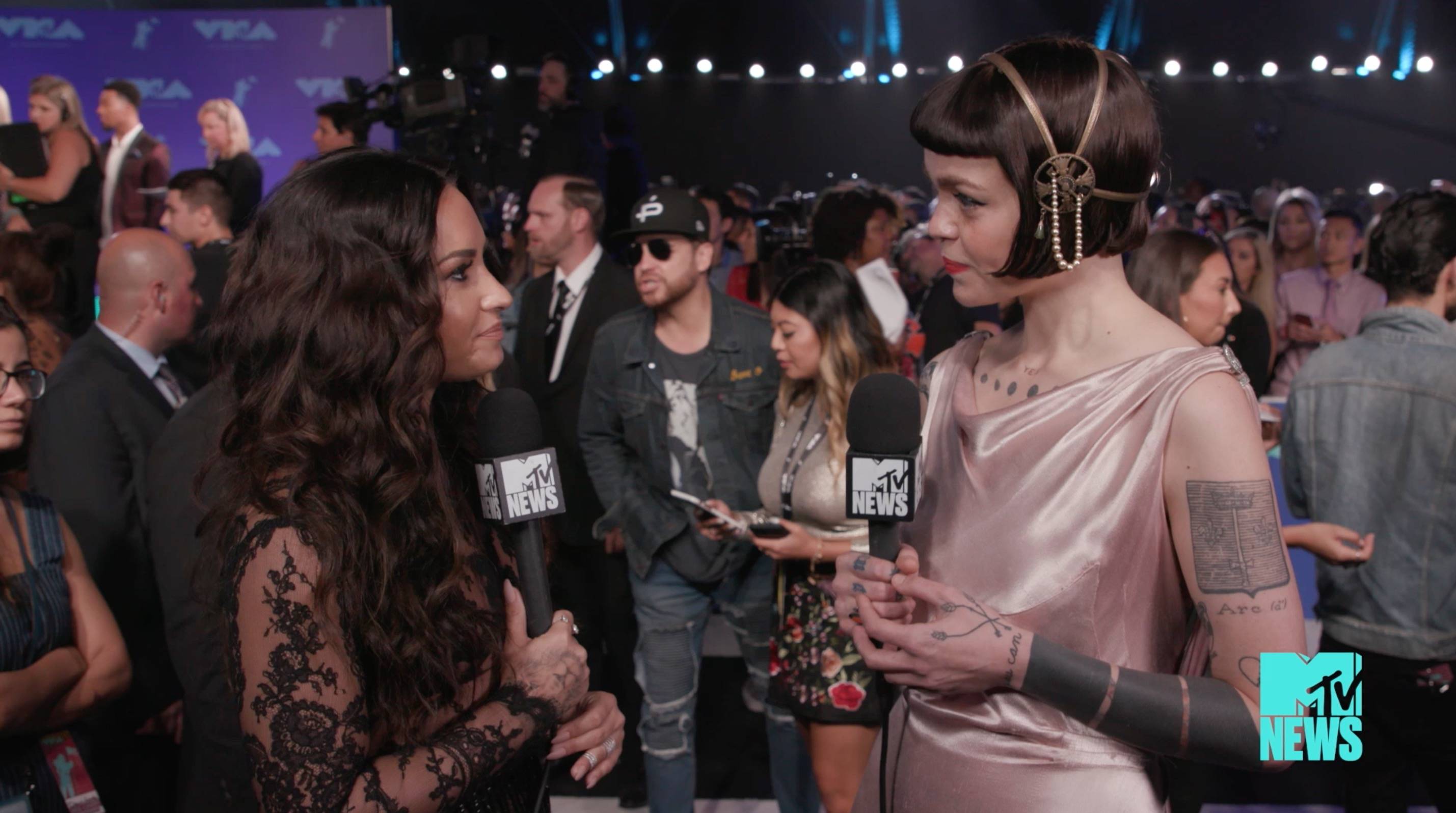 Demi Lovato x VMA Red Carpet (Video Clip) MATVA