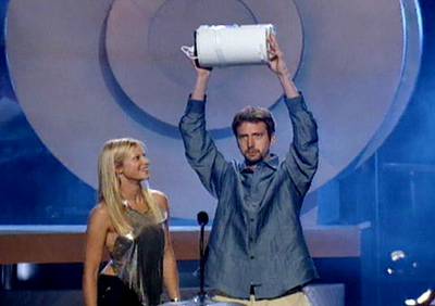 Movie & TV Awards 2000 | Most Memorable Moments Gallery | Amy Smart/Tom Green | 517x365