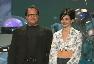 Movie & TV Awards 1995 | Host Jon Lovitz & Courtney Cox | 600x400