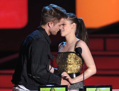 Movie & TV Awards 2010 | Best Duos Robert Pattinson/Kristen Stewart | 600x457