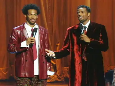 Marlon and Shawn Wayans proved that two brothers can really bring down the house at the 2000 VMAs. (MTV)