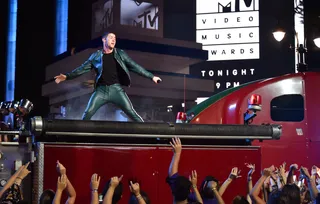 Nick Jonas makes us all kinds of hungry during his performance of “Bacon” featuring Ty Dolla $ign at the 2016 VMAs.