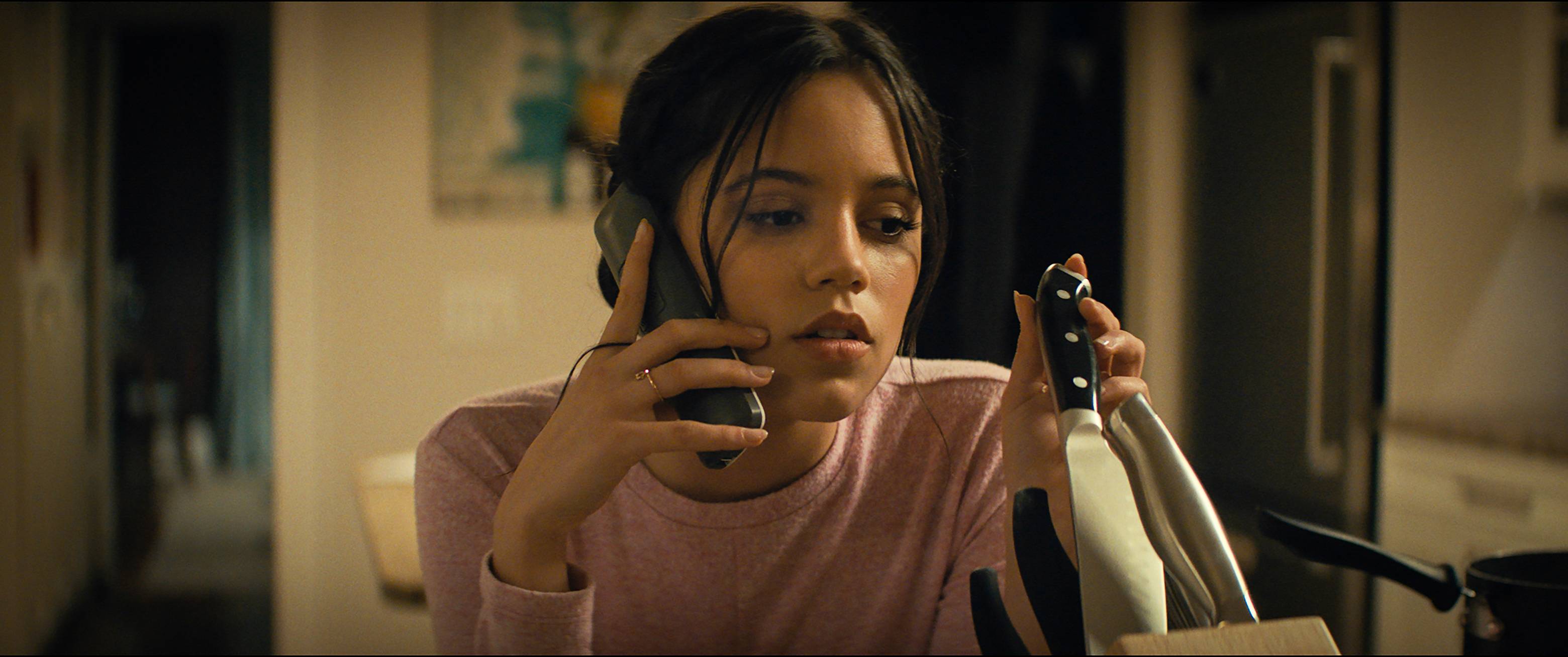 WATCH: Melissa Barrera & Jenna Ortega Battle Ghostface in 'Scream 6'  Official Trailer