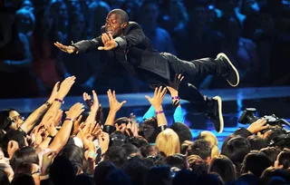 In 2012, Kevin Hart's opening monologue goes from serious to silly; one minute he is lecturing Chris Brown and Drake about letting go of their egos and the next he is stage diving in to the crowd!