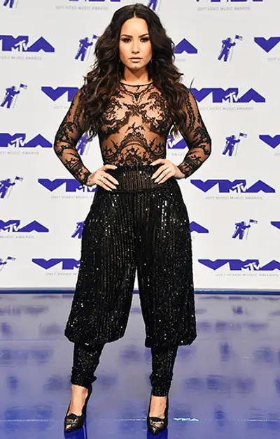 On the 2017 VMA - Image 5 from VMA Fashion: Back in Black