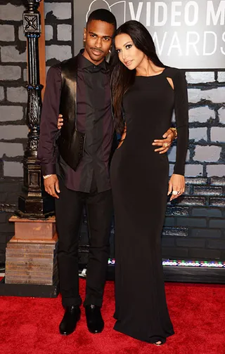 Nothing's sweeter than seeing sweethearts Big Sean and Naya Riviera cuddled up and matching in all black on the 2013 VMAs red carpet.