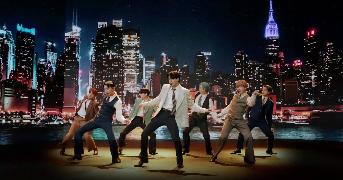 BTS Light Up The Seoul Skyline In 'Dynamite' Grammy Performance