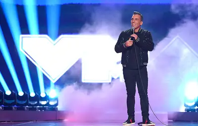 Host Sebastian Maniscalco addresses the 2019 VMAs crowd.