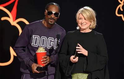 Movie & TV Awards 2017 | Best Duos Martha Stewart/Snoop Dogg | 940x600