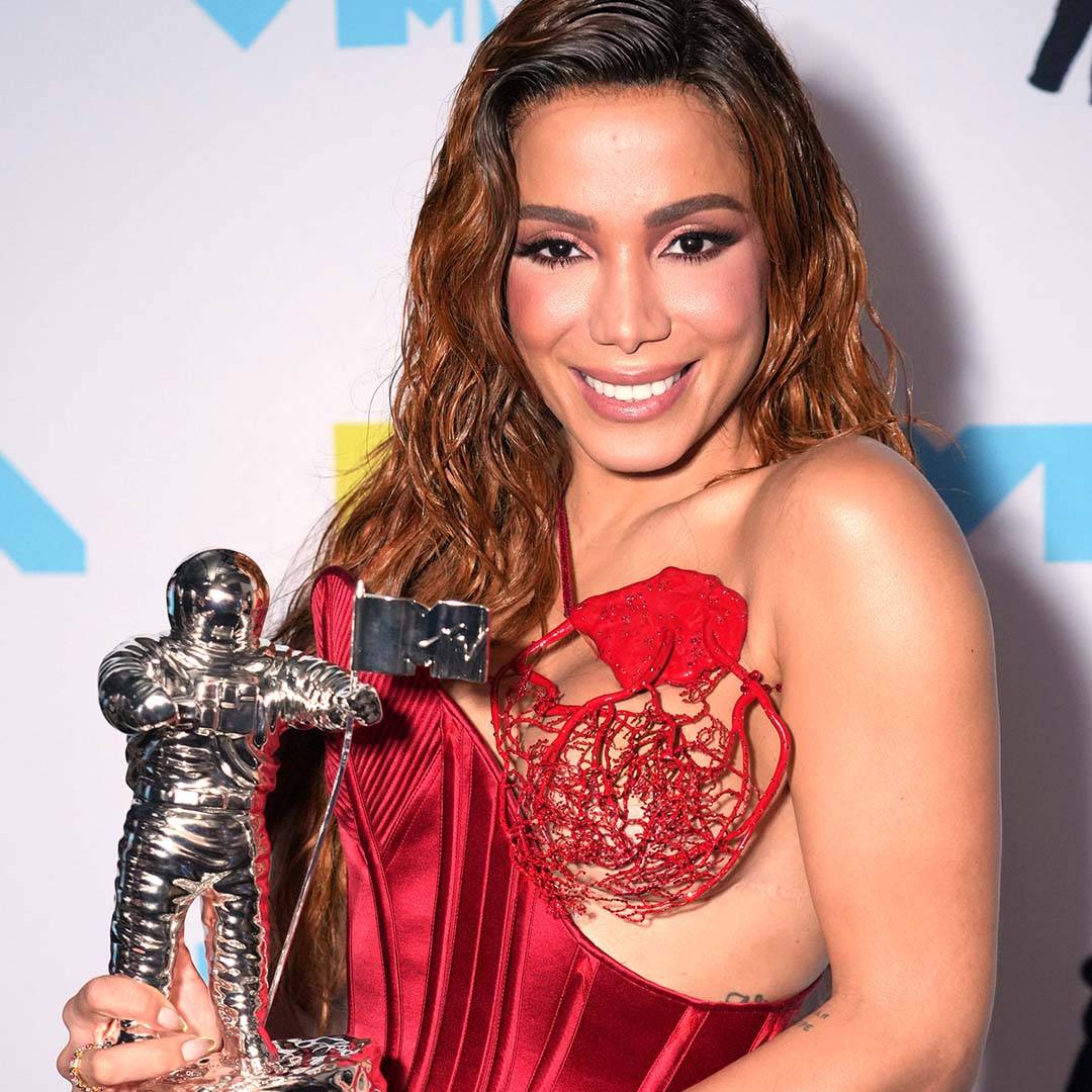 Best Latin Award Winner Image 12 from Winners & Their Moon People VMA