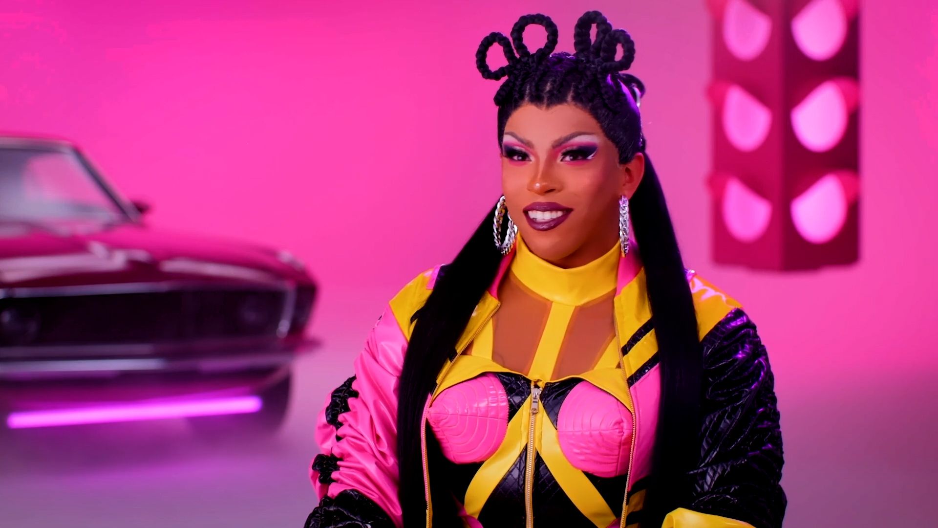 Meet The Queens - Jax - RuPaul's Drag Race (Video Clip) | MTV