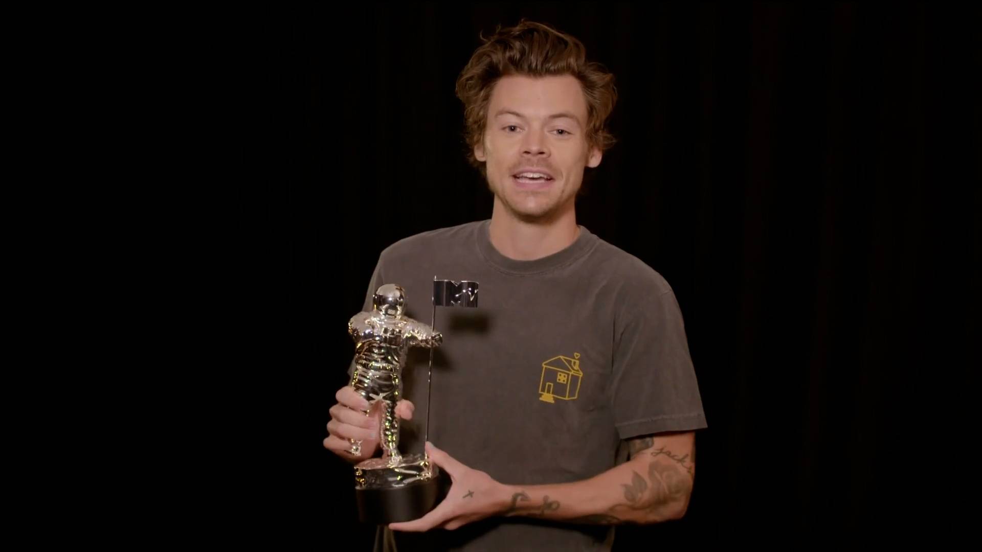 Harry Styles Accepts the Award for Album of the Year MTV VMAs 2022